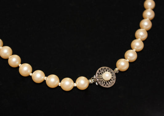 Vintage Cream/Pink Pearl Pendant Necklace