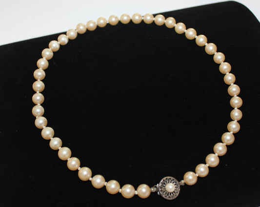 Vintage Cream/Pink Pearl Pendant Necklace