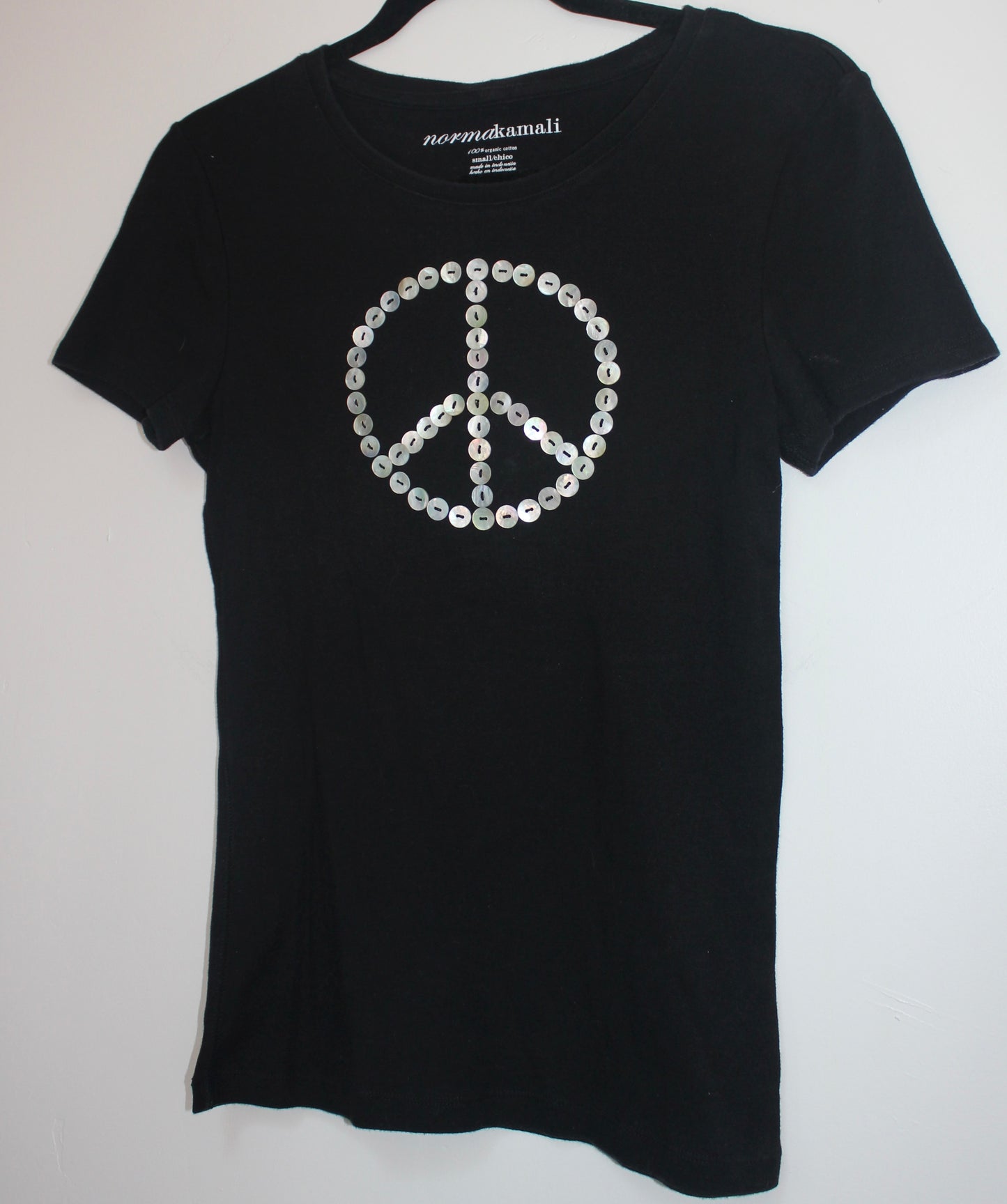 Buttons Peace Tee